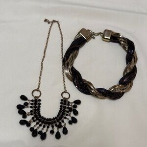 Vintage Elegant Black and Gold Necklace Set a bundle of 2 pieces #762